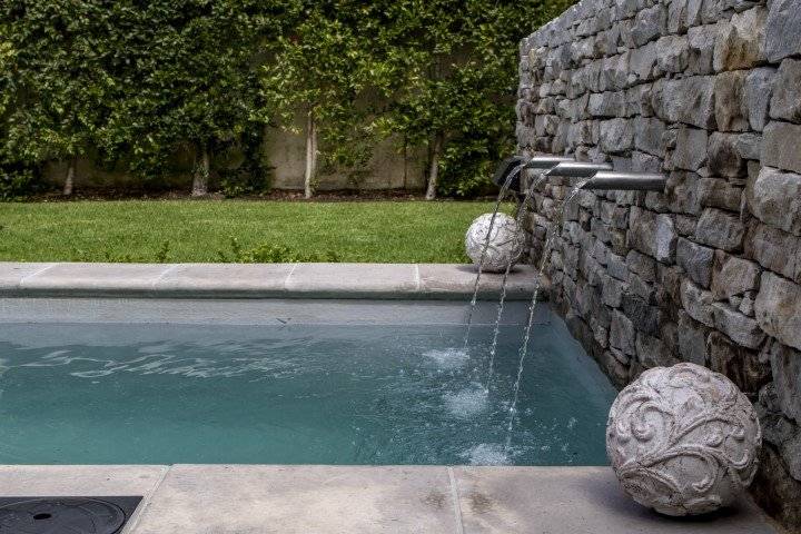 installation-flamed-granite-double-1